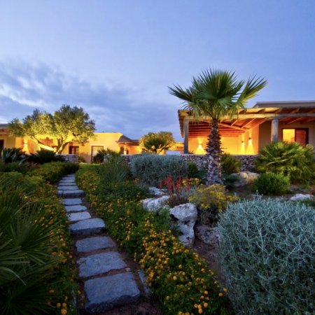 Cave Garden Villa